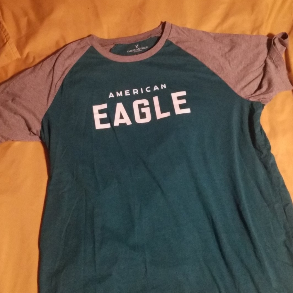American eagle t shirt